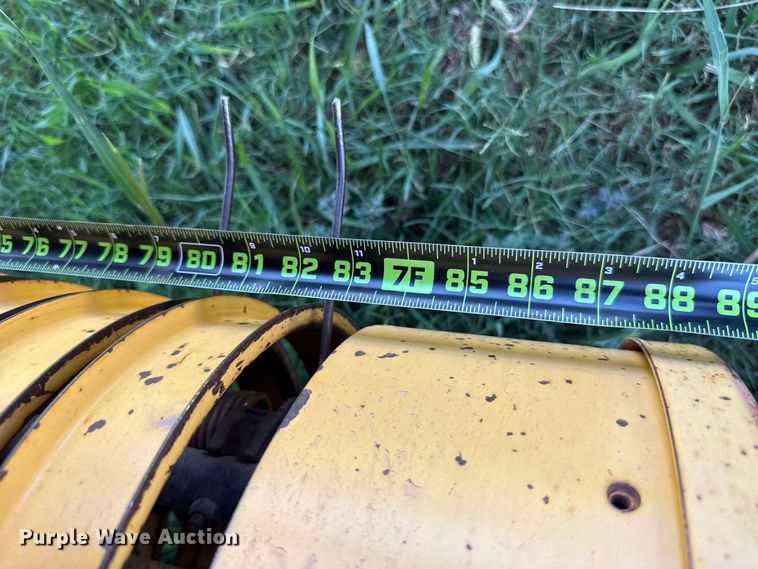 image for item FC4185 2007 New Holland BR780A round baler