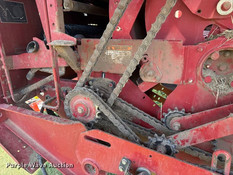 image for item FC4185 2007 New Holland BR780A round baler