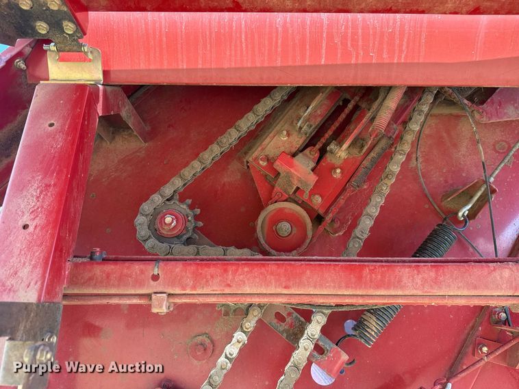 image for item FC4185 2007 New Holland BR780A round baler