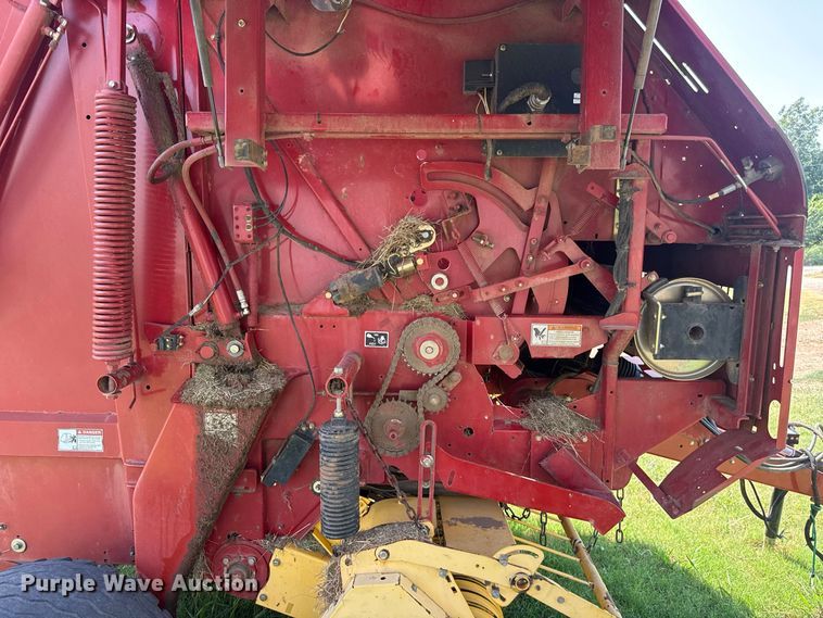 image for item FC4185 2007 New Holland BR780A round baler