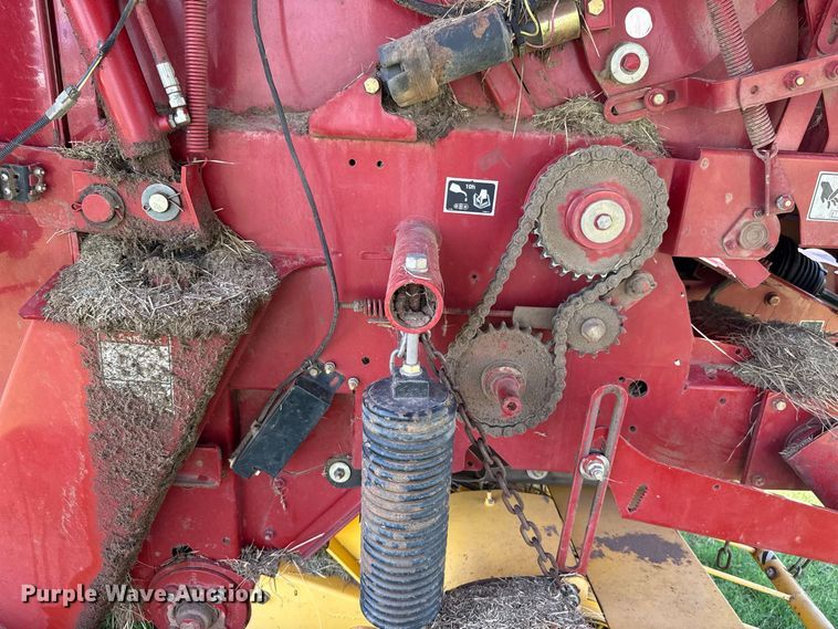 image for item FC4185 2007 New Holland BR780A round baler