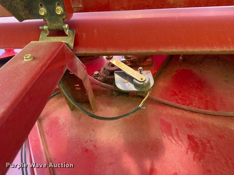 image for item FC4185 2007 New Holland BR780A round baler