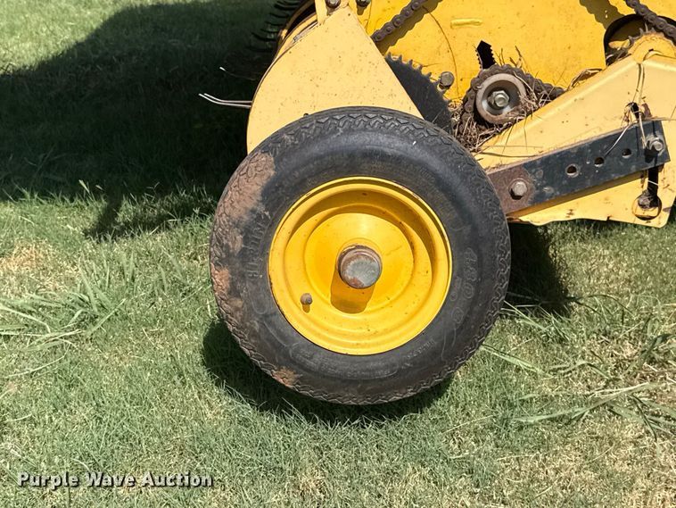 image for item FC4185 2007 New Holland BR780A round baler