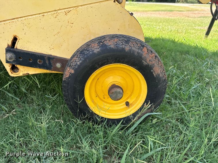 image for item FC4185 2007 New Holland BR780A round baler
