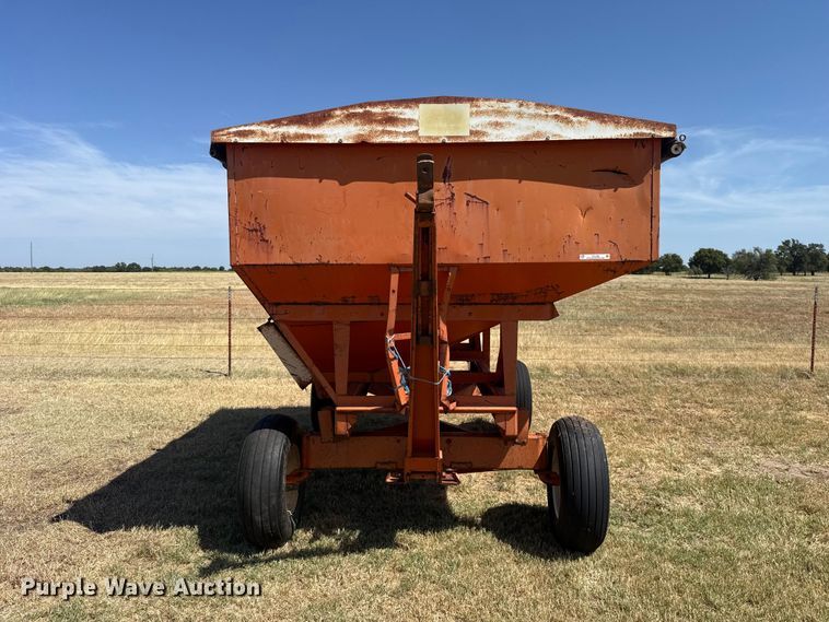 image for item FC4186 Bradford Industries T-10 gravity wagon