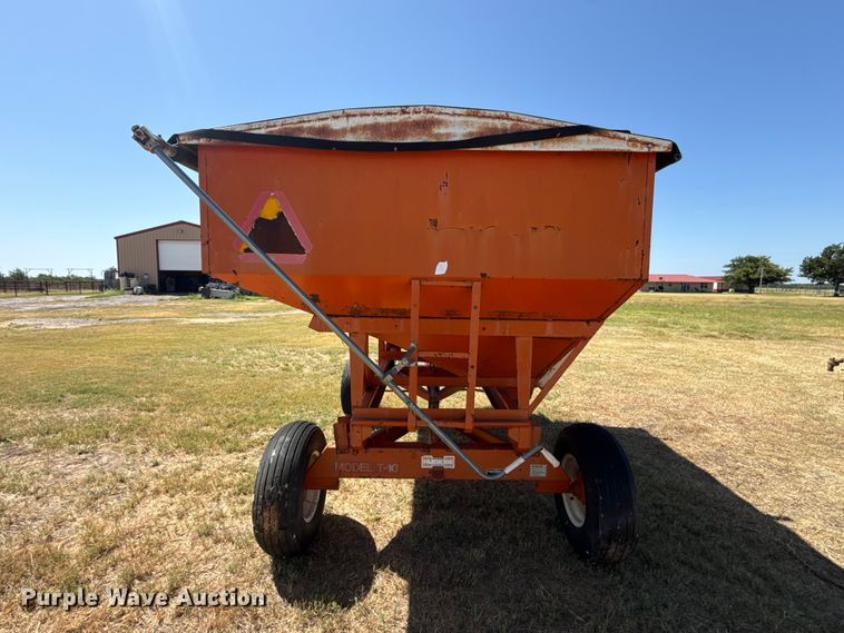 image for item FC4186 Bradford Industries T-10 gravity wagon