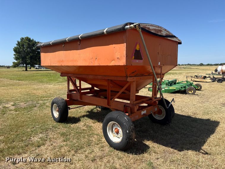 image for item FC4186 Bradford Industries T-10 gravity wagon