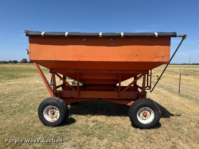 image for item FC4186 Bradford Industries T-10 gravity wagon