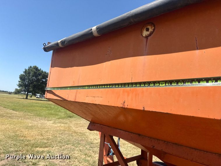 image for item FC4186 Bradford Industries T-10 gravity wagon
