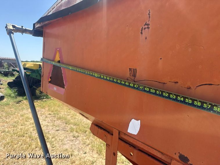 image for item FC4186 Bradford Industries T-10 gravity wagon