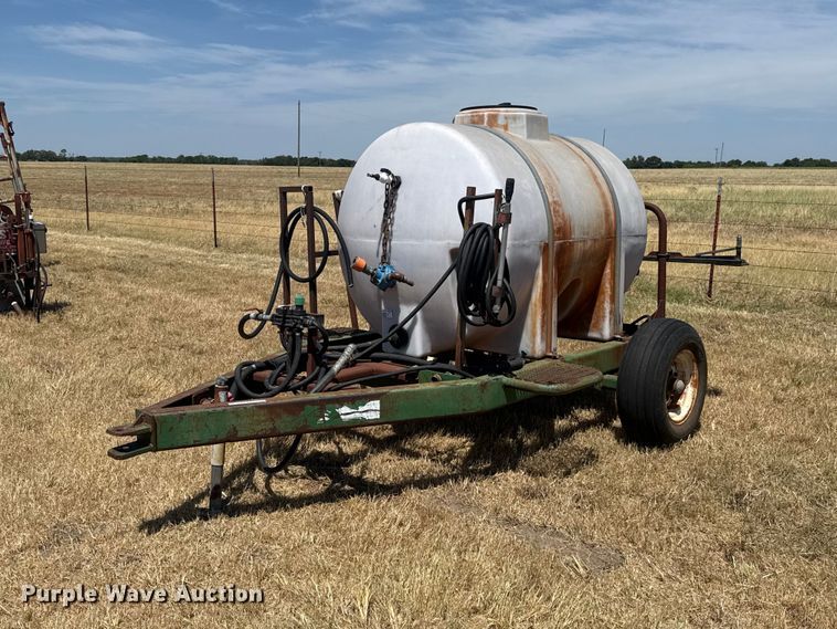 Pull type sprayer