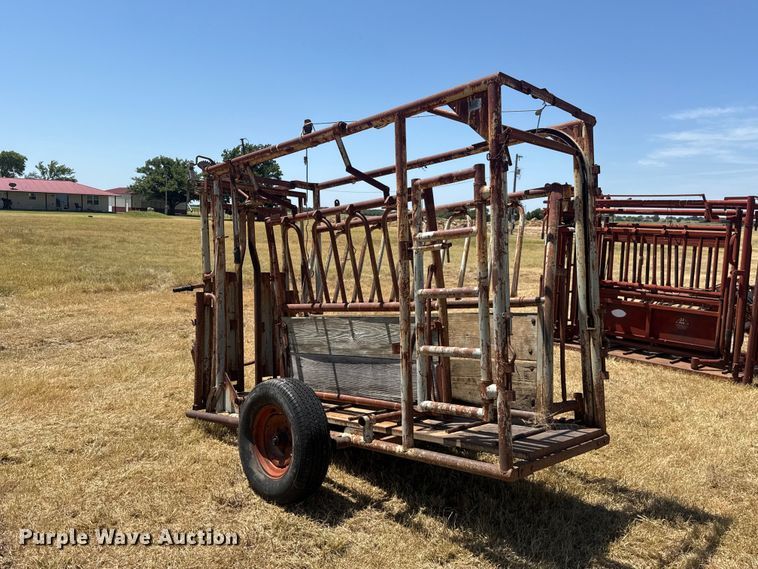 image for item FC4191 W-W Manufacturing Co. portable livestock chute