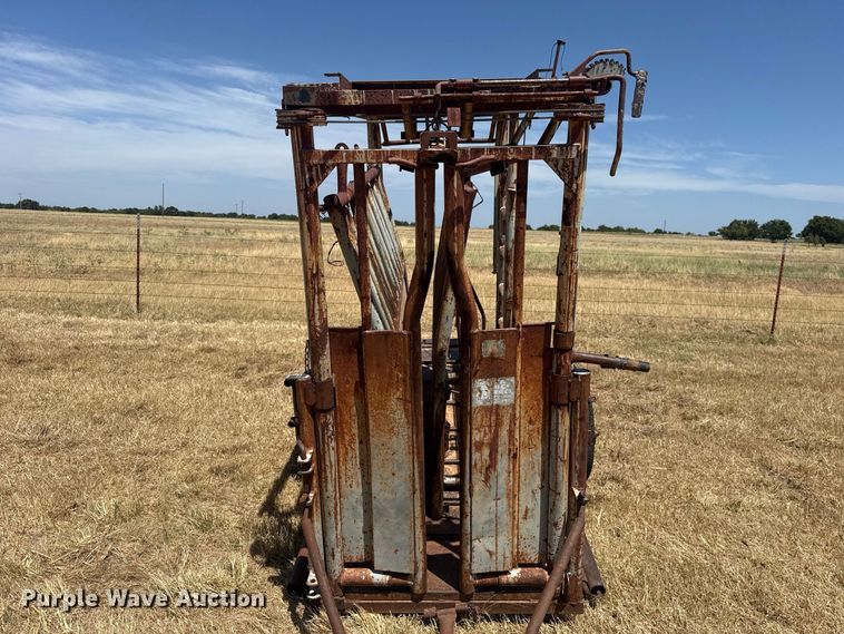image for item FC4191 W-W Manufacturing Co. portable livestock chute