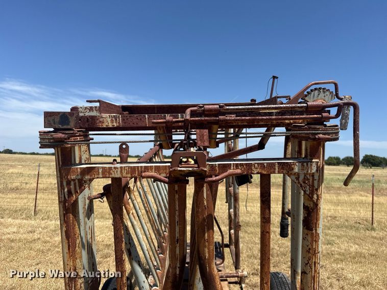 image for item FC4191 W-W Manufacturing Co. portable livestock chute