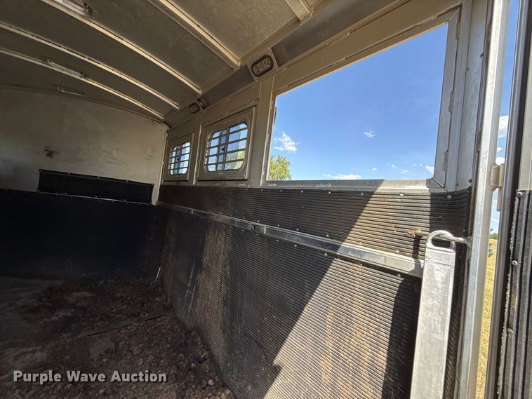 image for item FC4209 2002 Elite livestock trailer