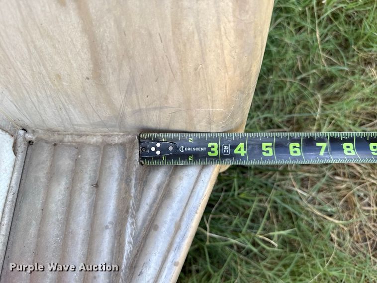 image for item FC4209 2002 Elite livestock trailer