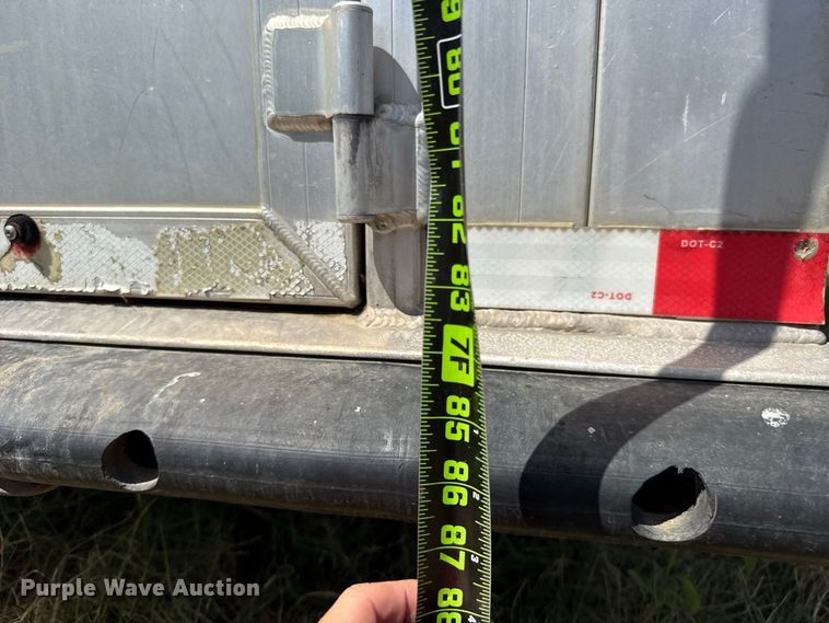 image for item FC4209 2002 Elite livestock trailer
