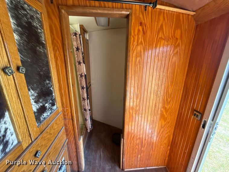 image for item FC4209 2002 Elite livestock trailer