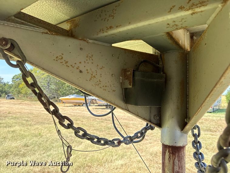 image for item FC4209 2002 Elite livestock trailer