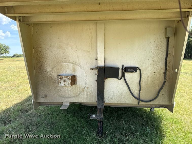 image for item FC4209 2002 Elite livestock trailer