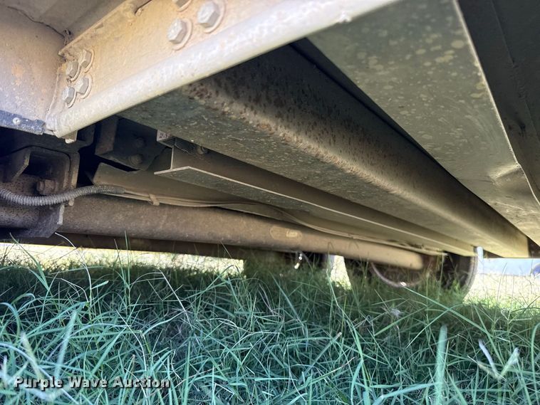 image for item FC4209 2002 Elite livestock trailer