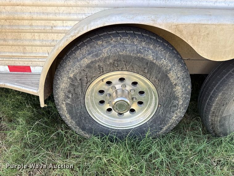 image for item FC4209 2002 Elite livestock trailer