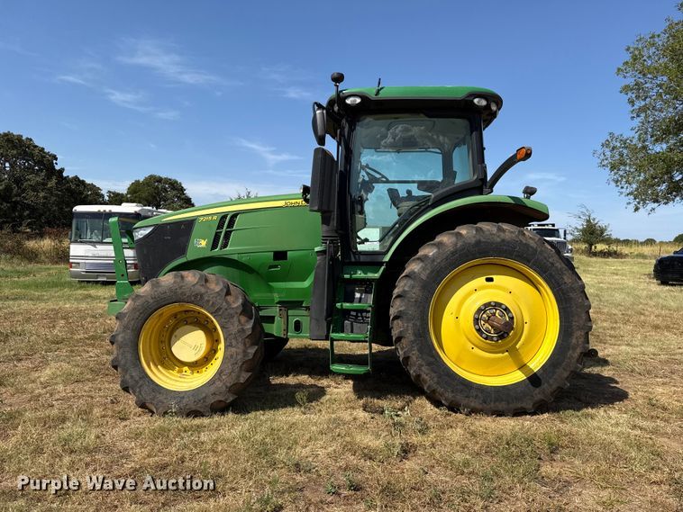 image for item FC4216 2011 John Deere 7215R MFWD tractor