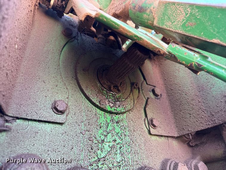 image for item FC4216 2011 John Deere 7215R MFWD tractor