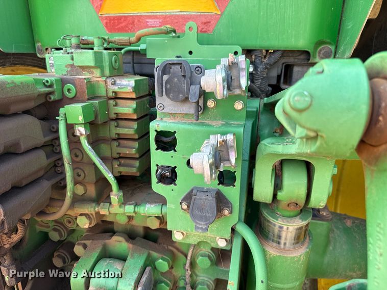 image for item FC4216 2011 John Deere 7215R MFWD tractor