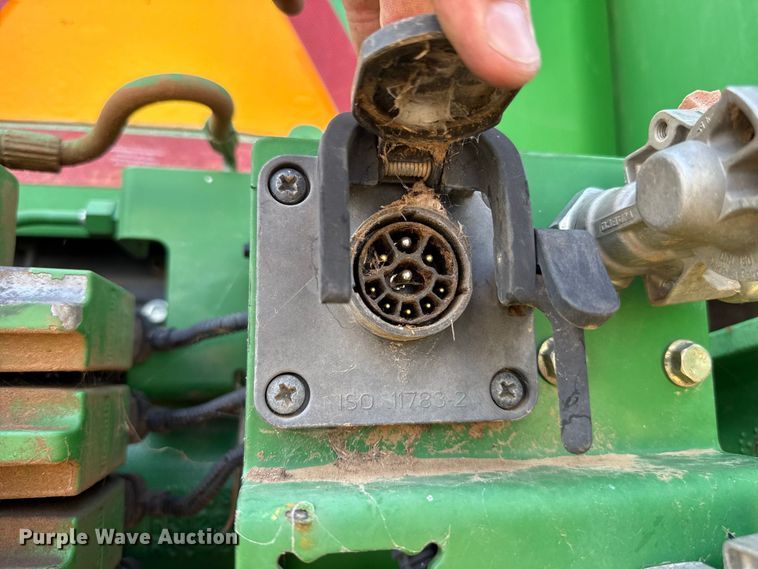 image for item FC4216 2011 John Deere 7215R MFWD tractor