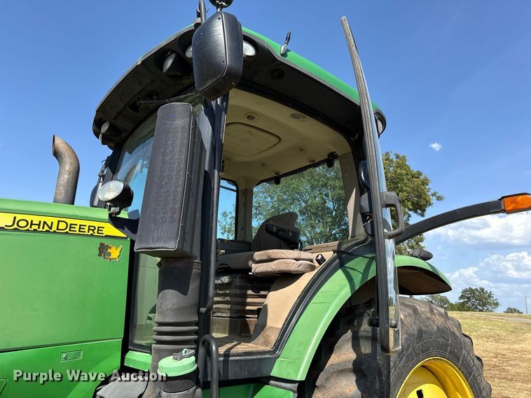 image for item FC4216 2011 John Deere 7215R MFWD tractor