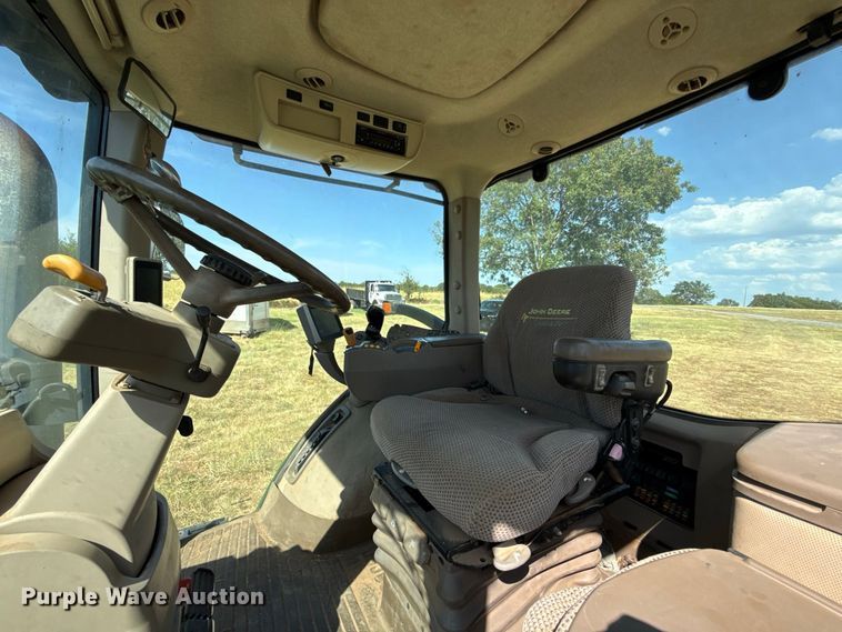 image for item FC4216 2011 John Deere 7215R MFWD tractor