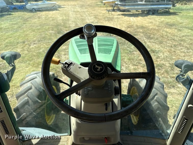 image for item FC4216 2011 John Deere 7215R MFWD tractor