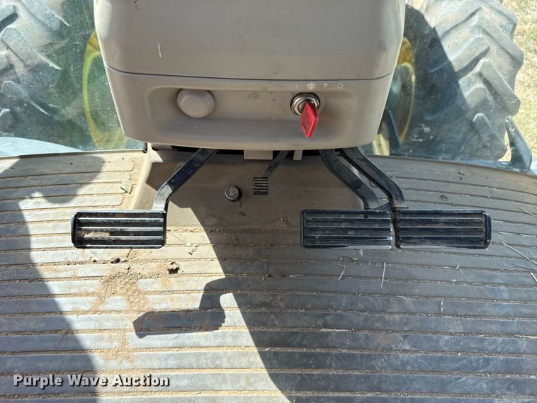 image for item FC4216 2011 John Deere 7215R MFWD tractor