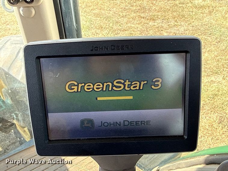 image for item FC4216 2011 John Deere 7215R MFWD tractor