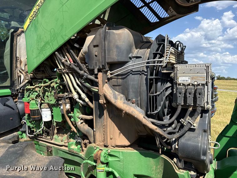 image for item FC4216 2011 John Deere 7215R MFWD tractor