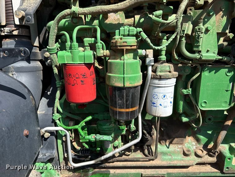 image for item FC4216 2011 John Deere 7215R MFWD tractor