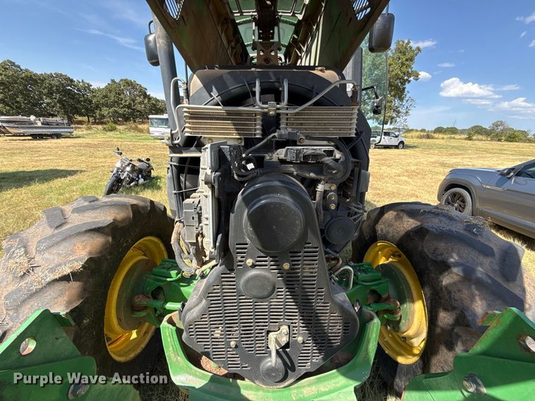 image for item FC4216 2011 John Deere 7215R MFWD tractor