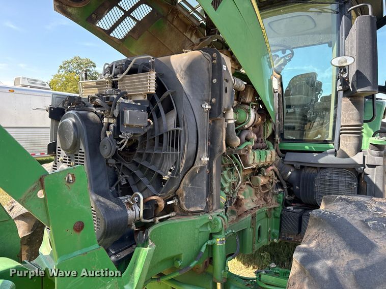 image for item FC4216 2011 John Deere 7215R MFWD tractor
