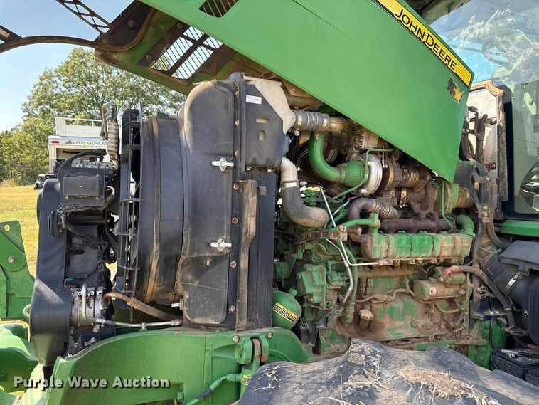 image for item FC4216 2011 John Deere 7215R MFWD tractor