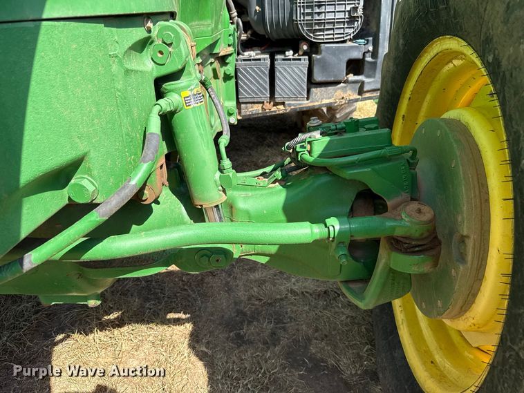 image for item FC4216 2011 John Deere 7215R MFWD tractor