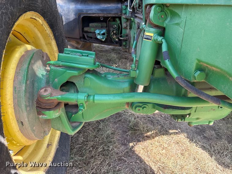 image for item FC4216 2011 John Deere 7215R MFWD tractor