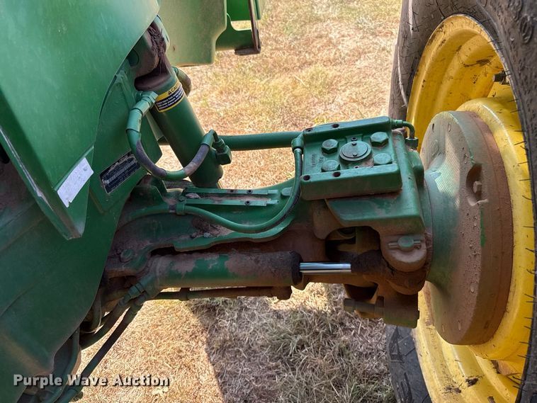image for item FC4216 2011 John Deere 7215R MFWD tractor