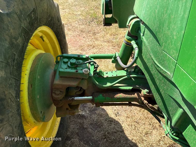 image for item FC4216 2011 John Deere 7215R MFWD tractor