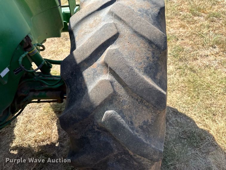 image for item FC4216 2011 John Deere 7215R MFWD tractor