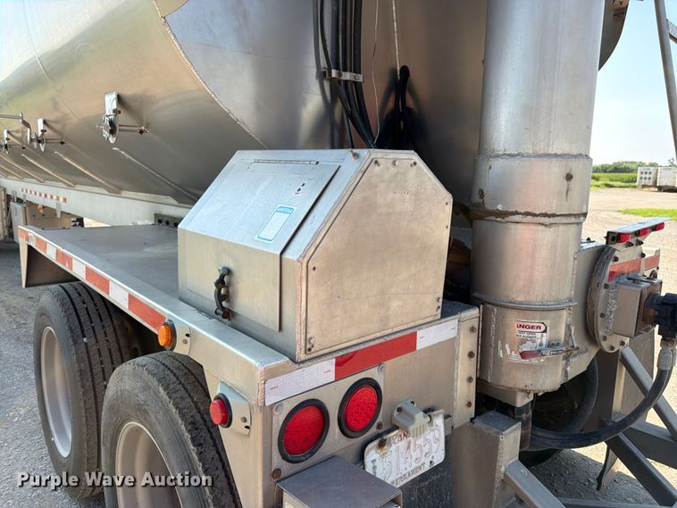 image for item FK3287 2007 Pacer by Cei Equipment Company, Inc. AT35HCL feed delivery trailer