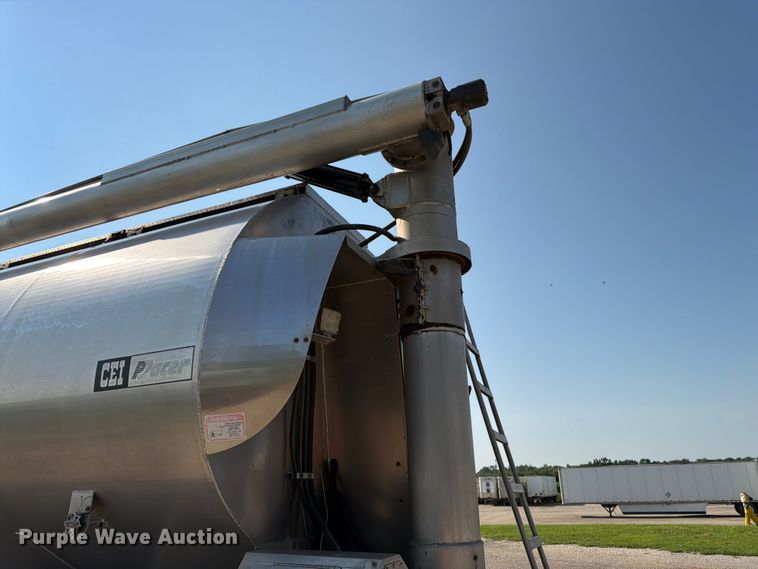 image for item FK3287 2007 Pacer by Cei Equipment Company, Inc. AT35HCL feed delivery trailer
