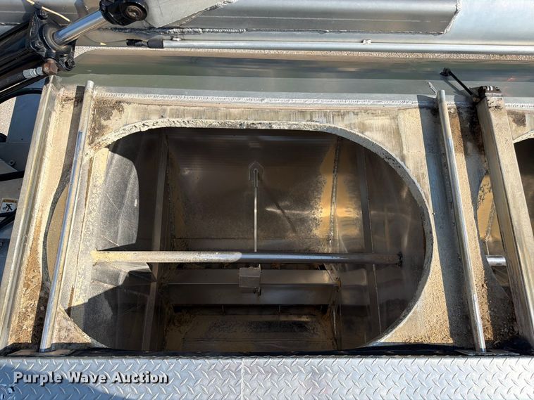image for item FK3287 2007 Pacer by Cei Equipment Company, Inc. AT35HCL feed delivery trailer