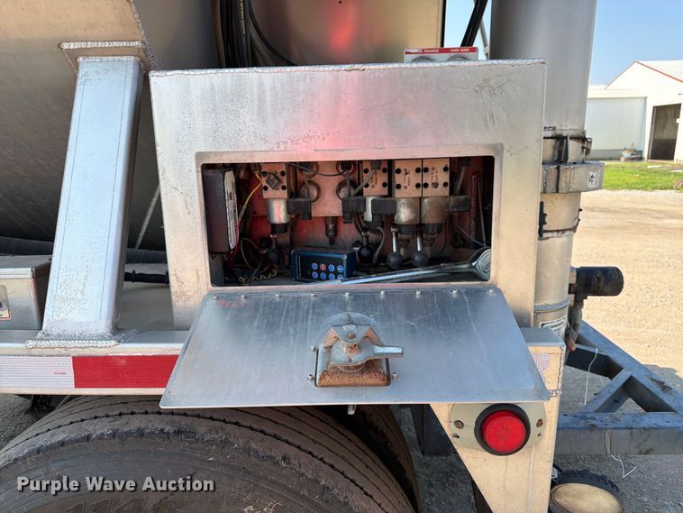 image for item FK3288 2016 Pacer by Cei Equipment Company, Inc. AT35NSL feed delivery trailer