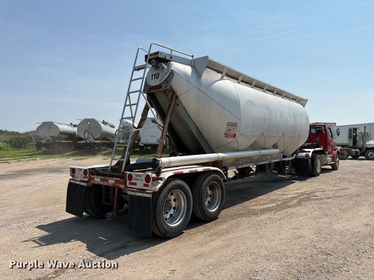 image for item FK3289 1985 Fruehauf FRUE tank trailer